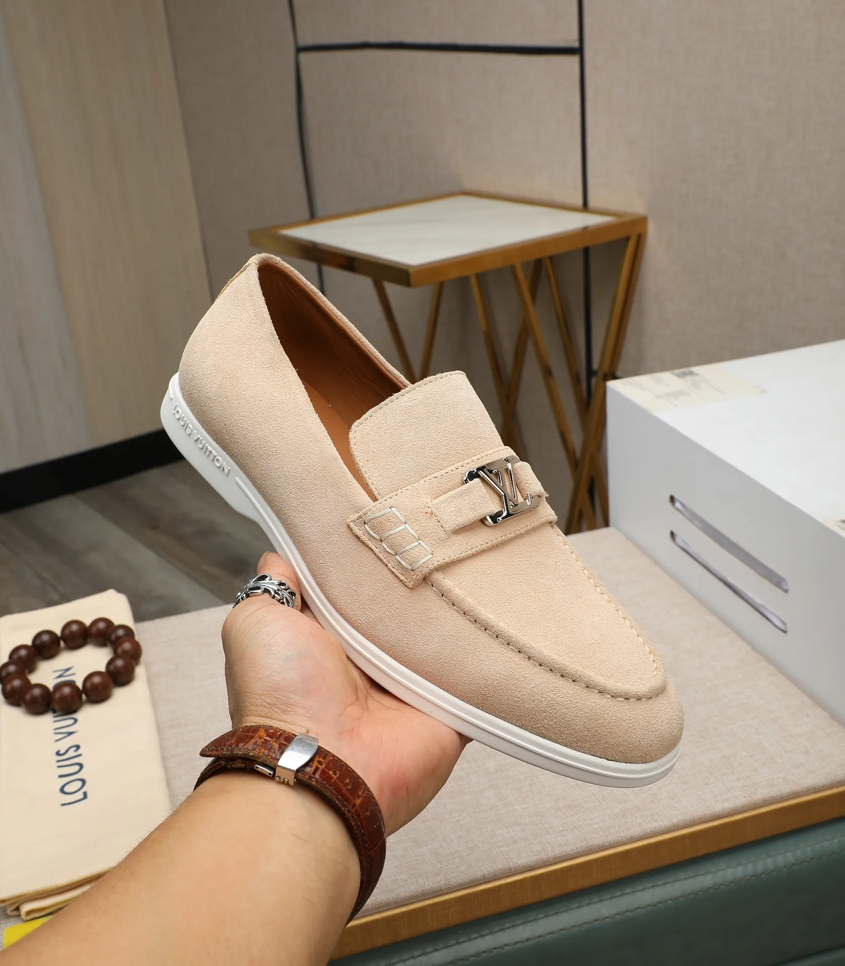 Men's shoes 💰520 📛📛【LOUIS VUITTON】Louis Vuitton 2024 official website synchronized new products 👟Milan fashion catwalk style 🇰🇾🇰🇾LV family logo, celebrity style, a must-have for fashionistas ⚠️First-layer calfskin ➕Genuine leather lining ➕Official website original version special outsole 👞Number 38-44